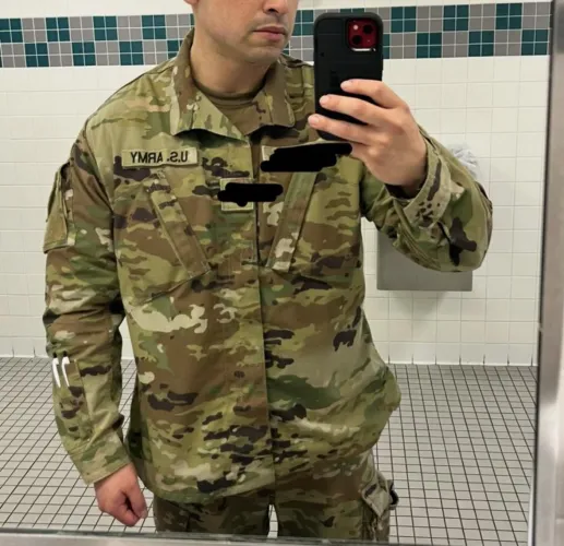 32[M4MF/F] soldier hosting Flagstaff