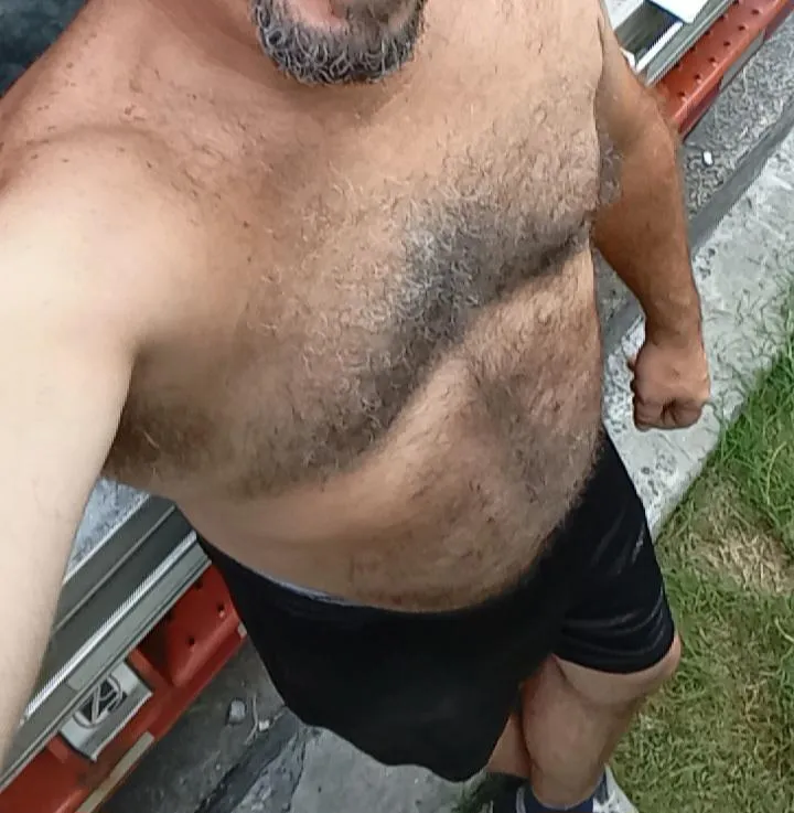 42 m4f/mf or hot wife Minneapolis mn. Truck driver looking for fun tonight