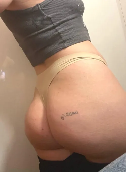 Add another year onto this wife butt