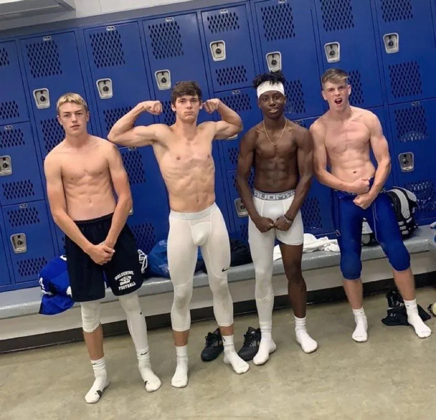 Flexin silly in the varsity lockerroom