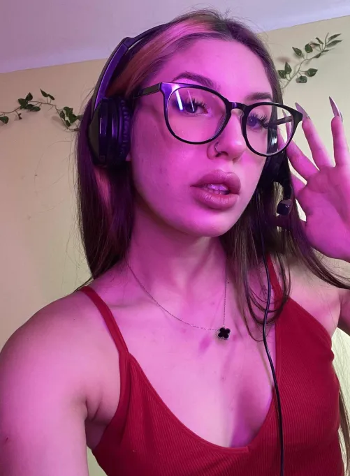 if you saw my pale boobs in class would you ask for my phone number