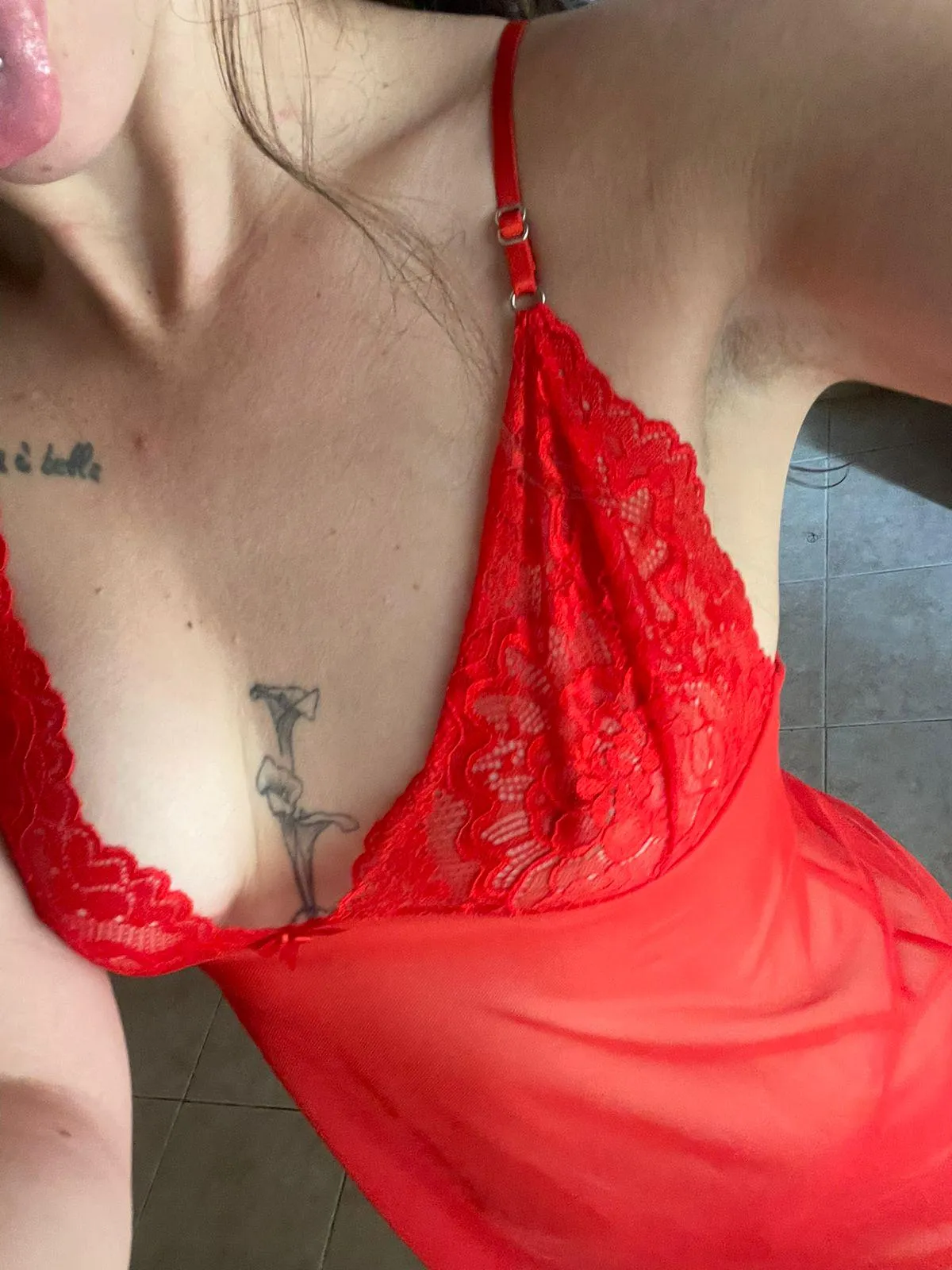 It's the first time I buy a red babydoll. Do you like it?