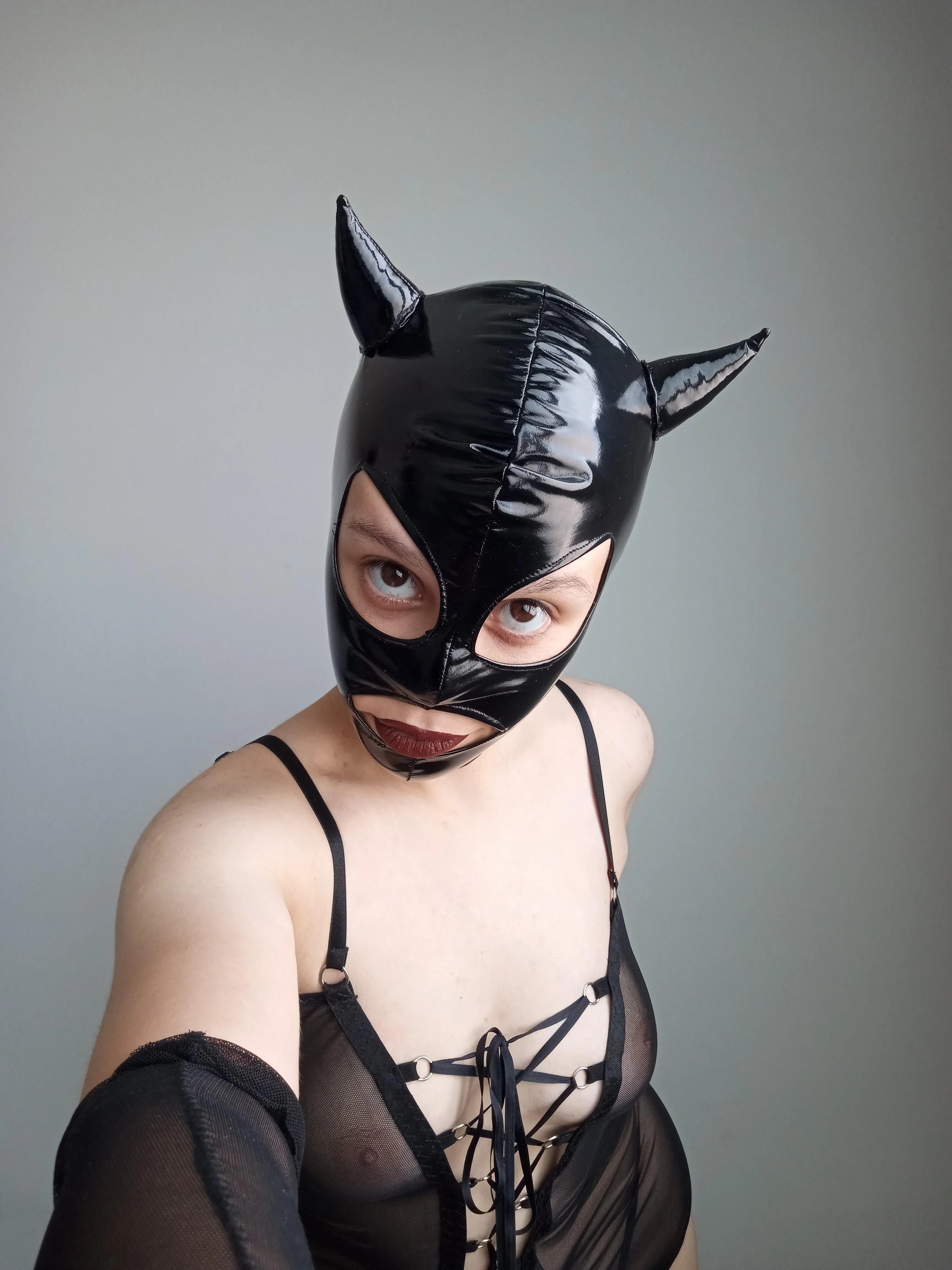 Tell me what you feel when I look you in the eyes.