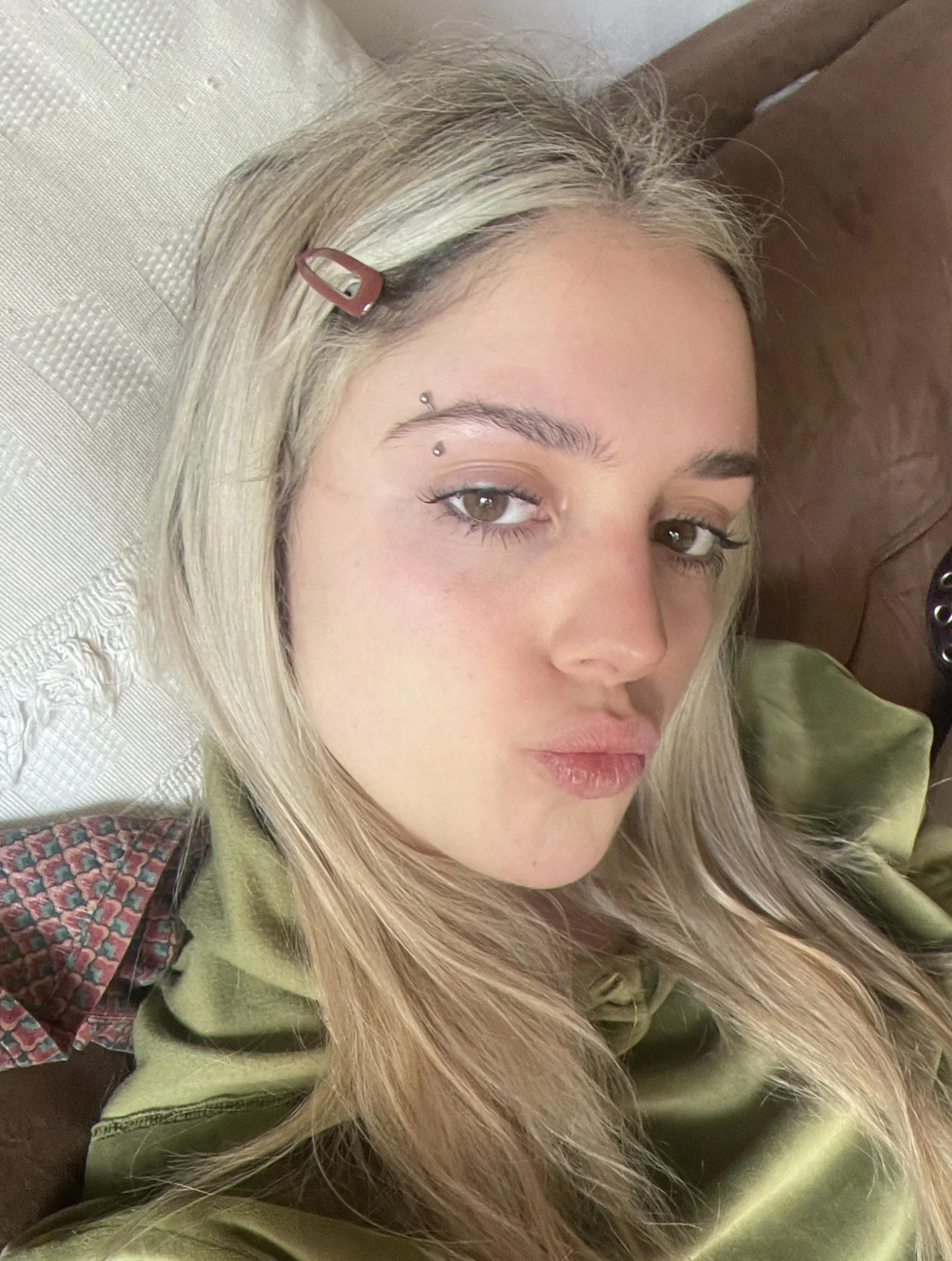 18 F4M - Any plans better than Netflix the whole weekend?