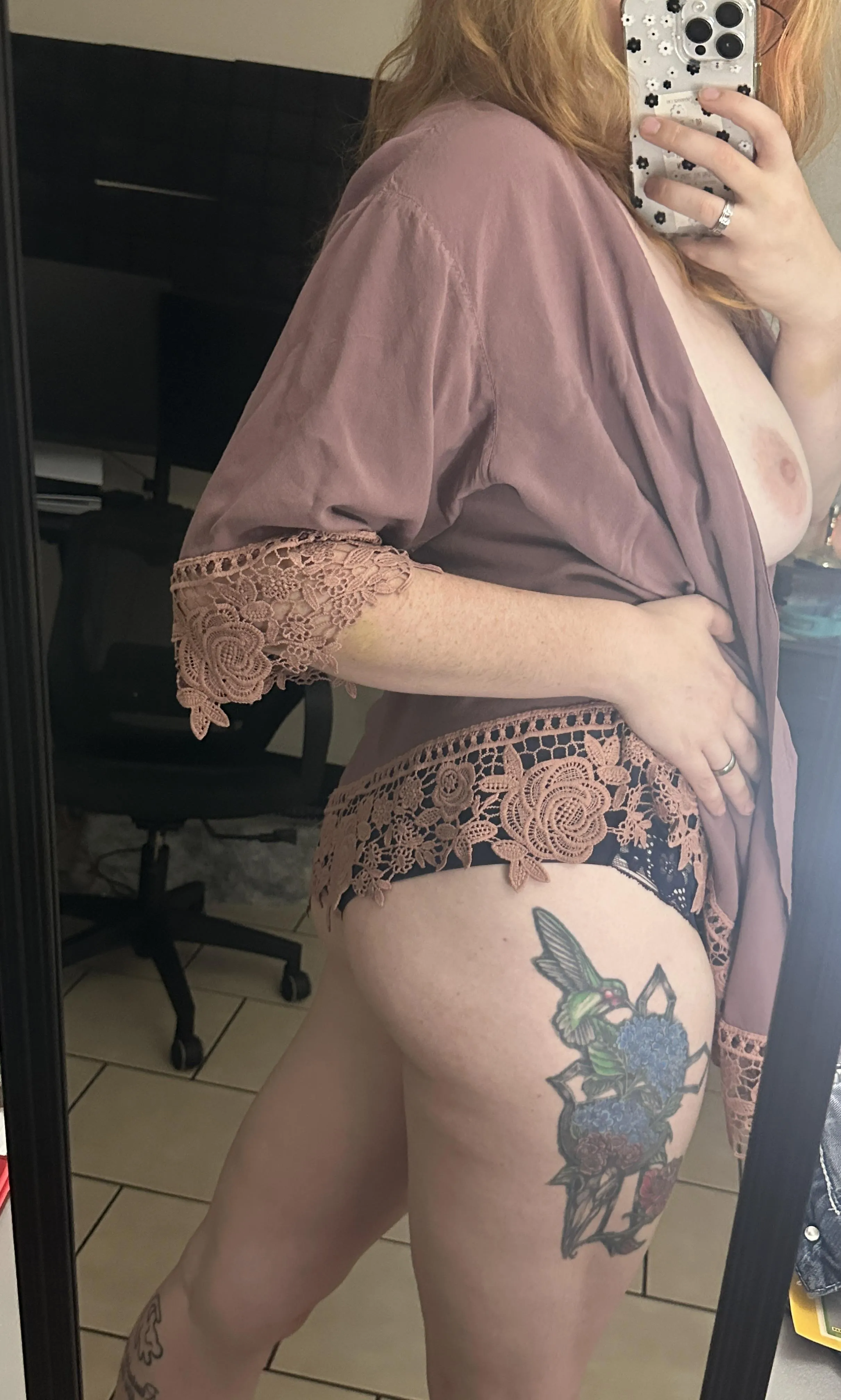 6ft tall girl loves to have fun! [F]