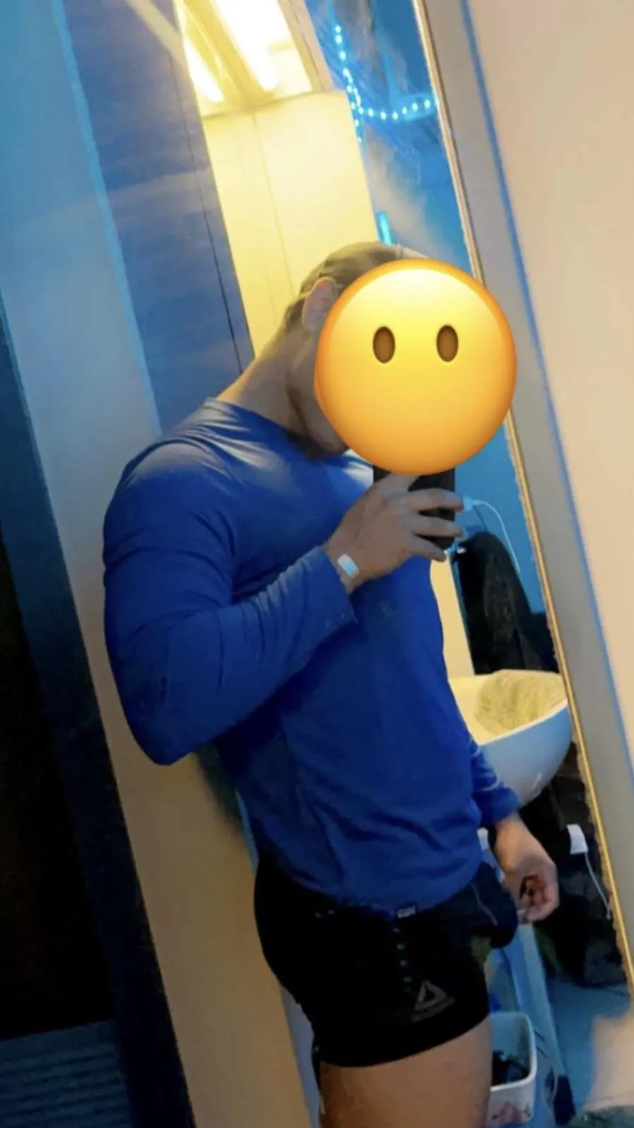 Looking for F, fem, trans to drain my balls or take my cock I’m 26, fit, and clean:) dm if you have any questions