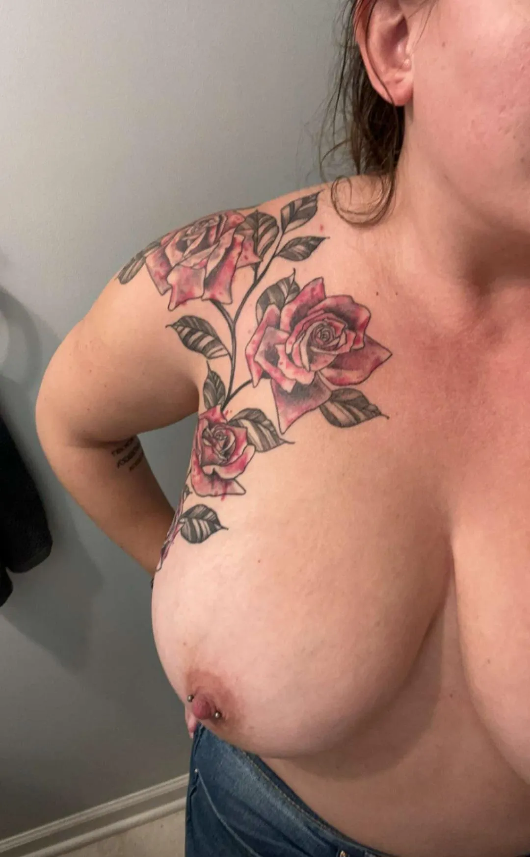 NC hotwife/vixen finally got her tattoo finish. Anyone like the final product?