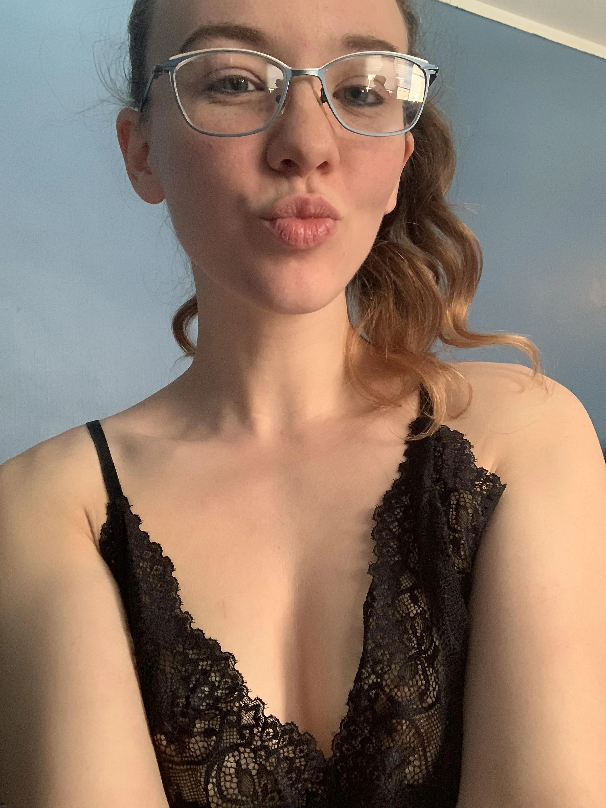 Nerdy girls have the sweetest kisses