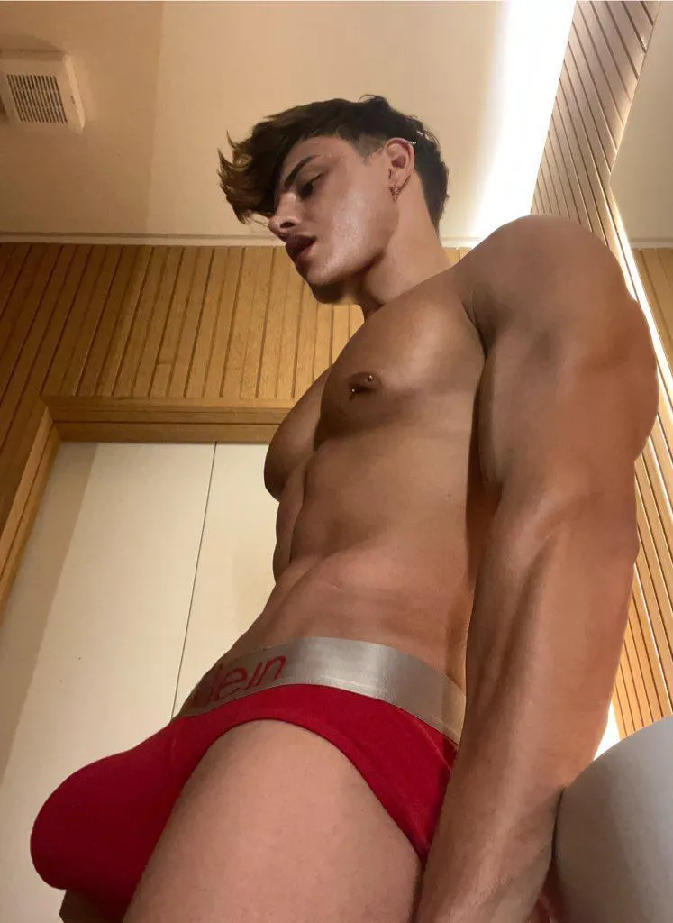 When they tell me exciting things and I get hot my bulge starts to increase until it escapes from my underwear