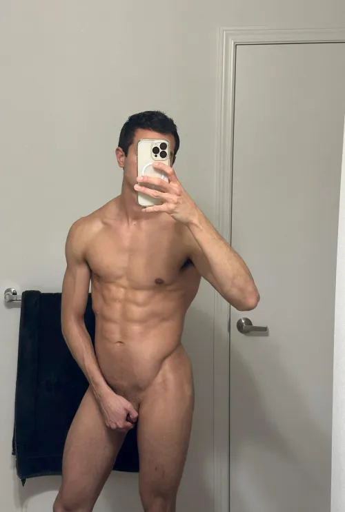 30(M) Love a muscular Stud with lines you can trace all the way down?