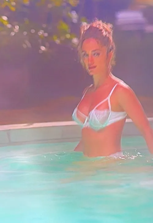 Anyone know this bra?