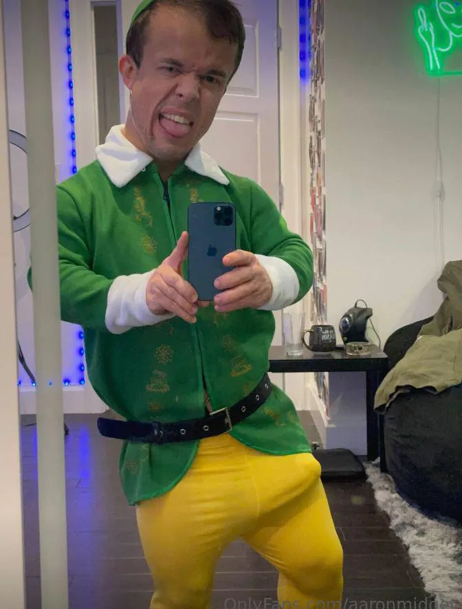 Don't stare at my bulge