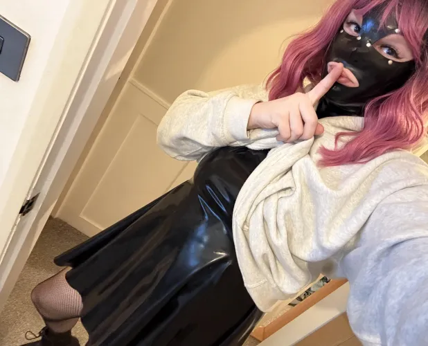 Had to throw a hoodie over my latex dress so the postman doesn’t think I’m into latex