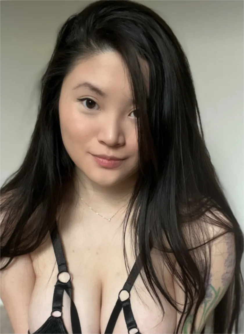 I love white men, can i be your girlfriend...