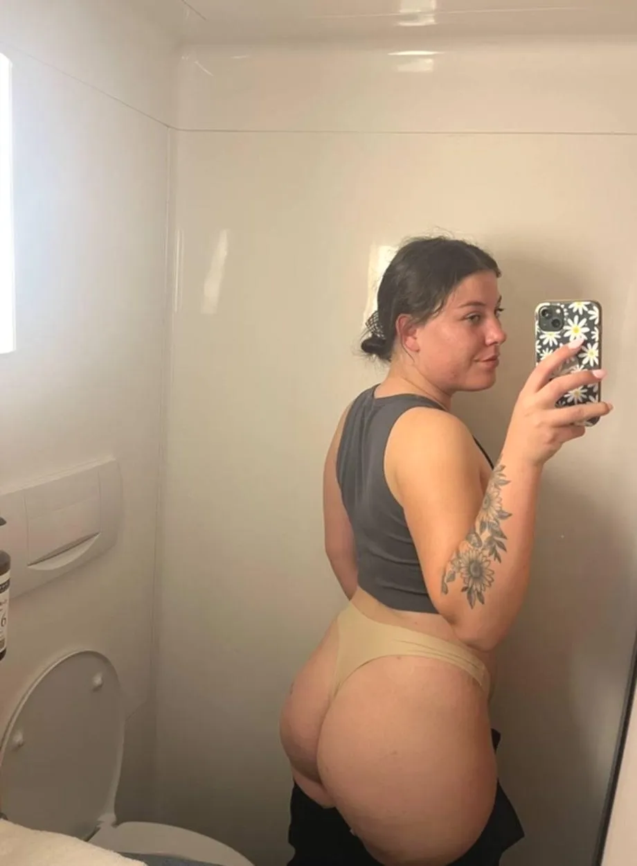 my wife butt is wanting to be squeezed