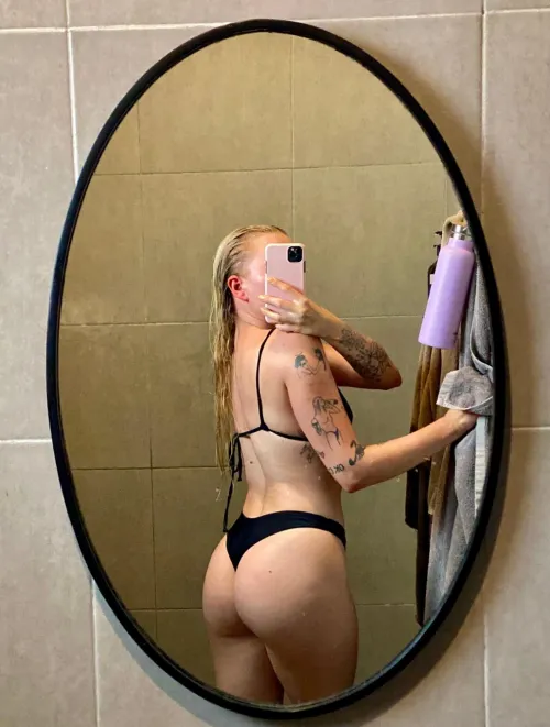 NSFW I will send 6 nudes to those who upvote me and comment