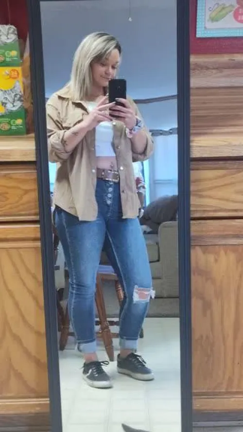 Would you finger a 31 year old hot wife?