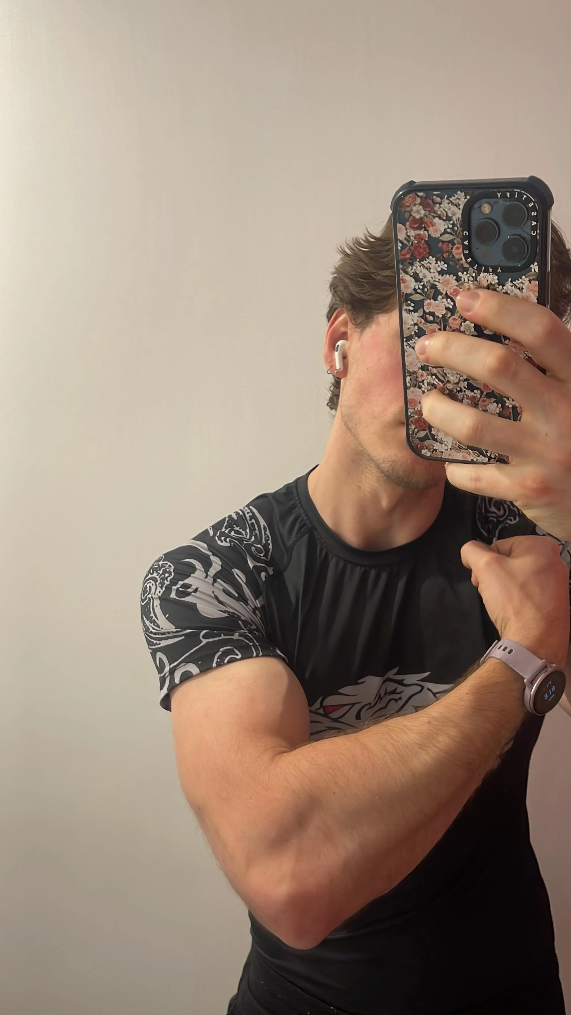 You would look good nestled in here… (M)