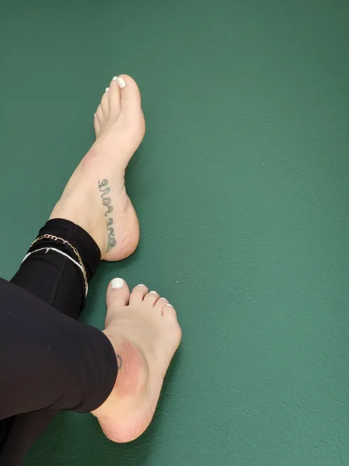 Are my feet pretty? Would you put them on your face?