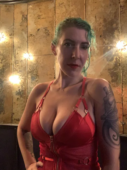 Baddie with a half sleeve