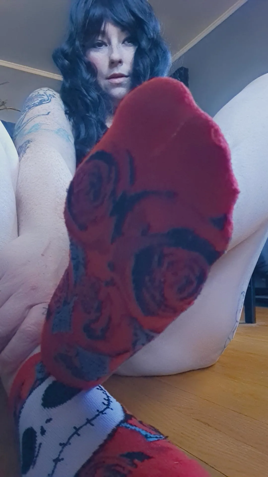 Big feet means more sniffing area [f]