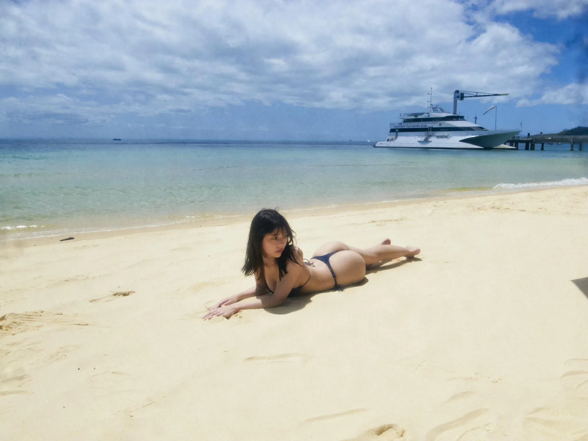 Kikuchi Hina 3rd Photobook Off-shot