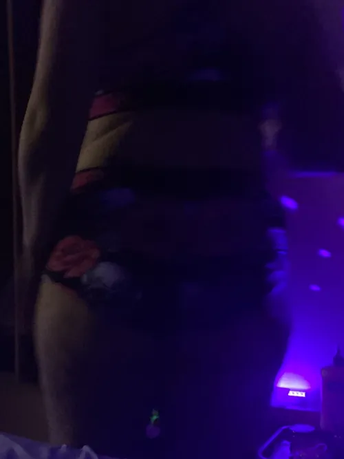 Looking to make the night something to look back on 44M&42F. Looking to make the night something to look back on 44M&42F.