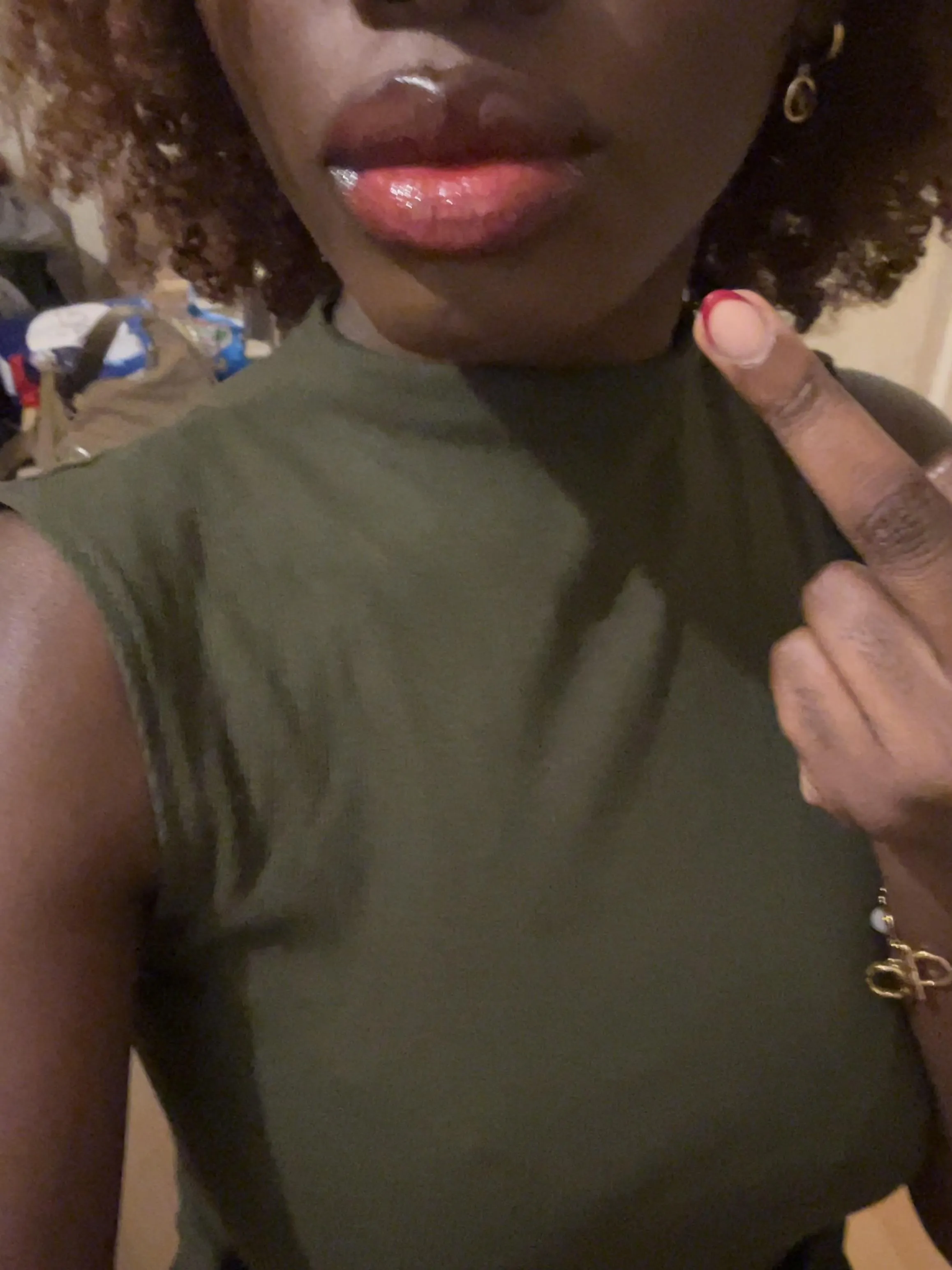 Erfahrene Herrin W22 sucht nach Sklaven für online Erziehung