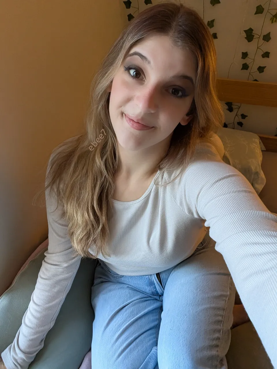 feeling cute & sexy in my mom jeans hehe