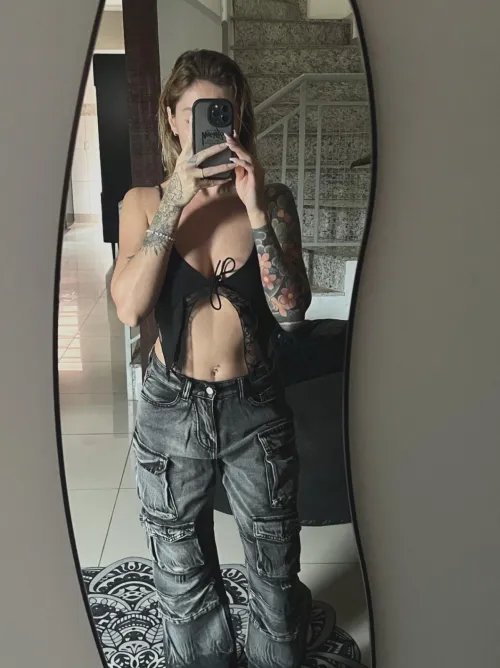 I love the way you react to the tease trying so hard to stay in control