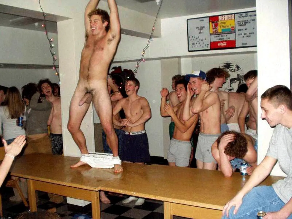 I wish I was him, with my whities down on full display… looks like his buddies like the view too :p