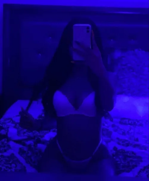 Looking For a Sugar Daddy!!!