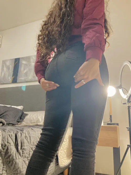 Mommy ass jeans