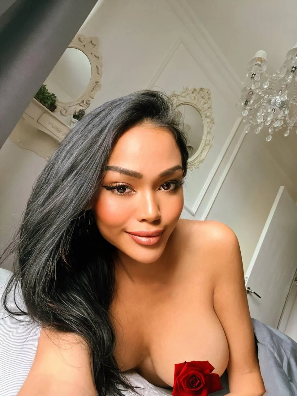 My smile hides a multiple of naughty thoughts ;)