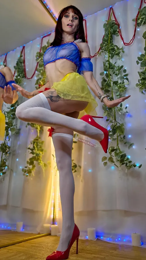 Snow White came to play