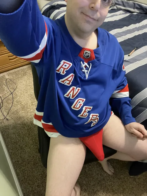 Time to watch some hockey! Hit my p-spot while we get a playoff spot?? DMs open!