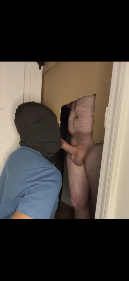 29[M4M] Private Glory Hole For Men in need