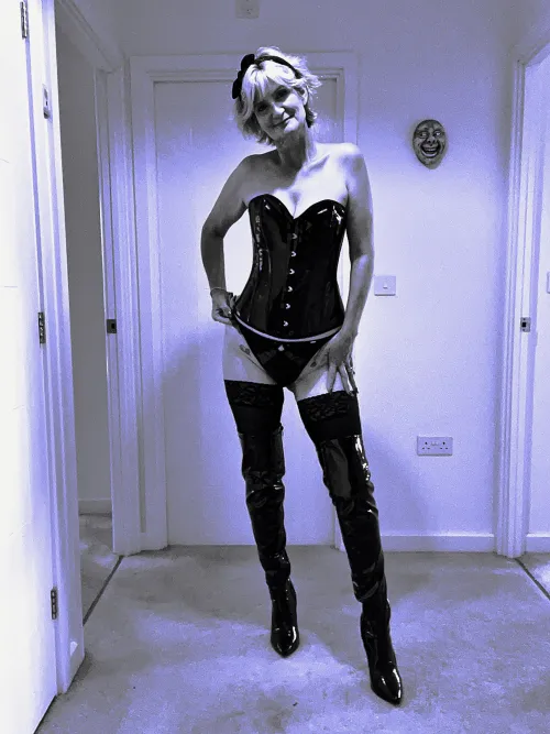 Cougar on the prowl! [52]