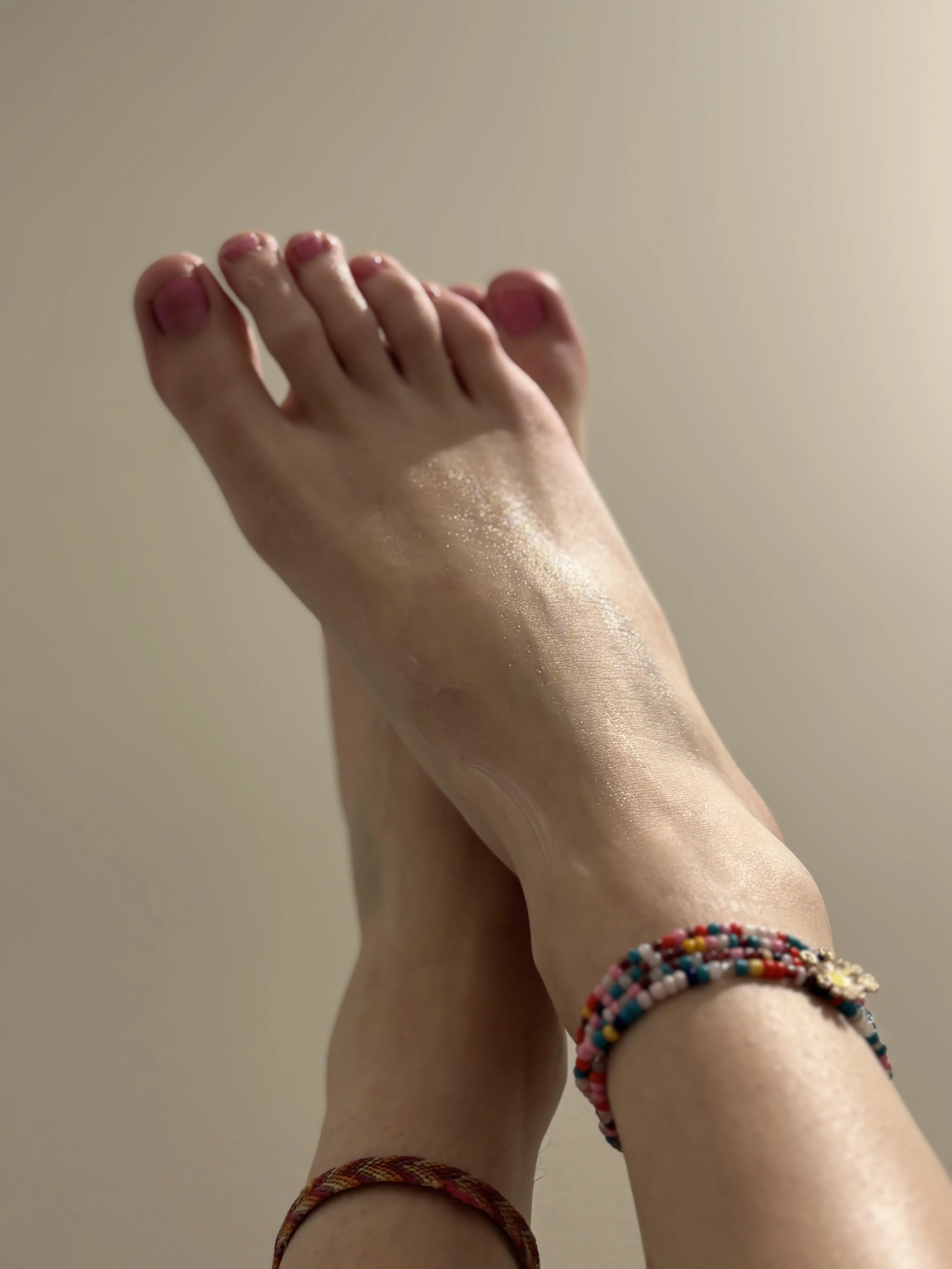 FeetFinder: longtoedlady989