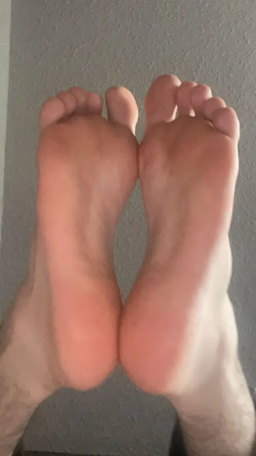 selling my sexy 18 year old teen boy feet pics/vids