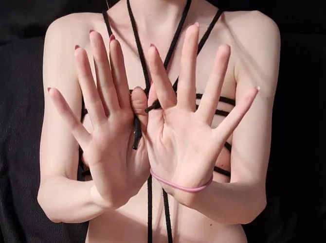 who needs knots when I can just hold it