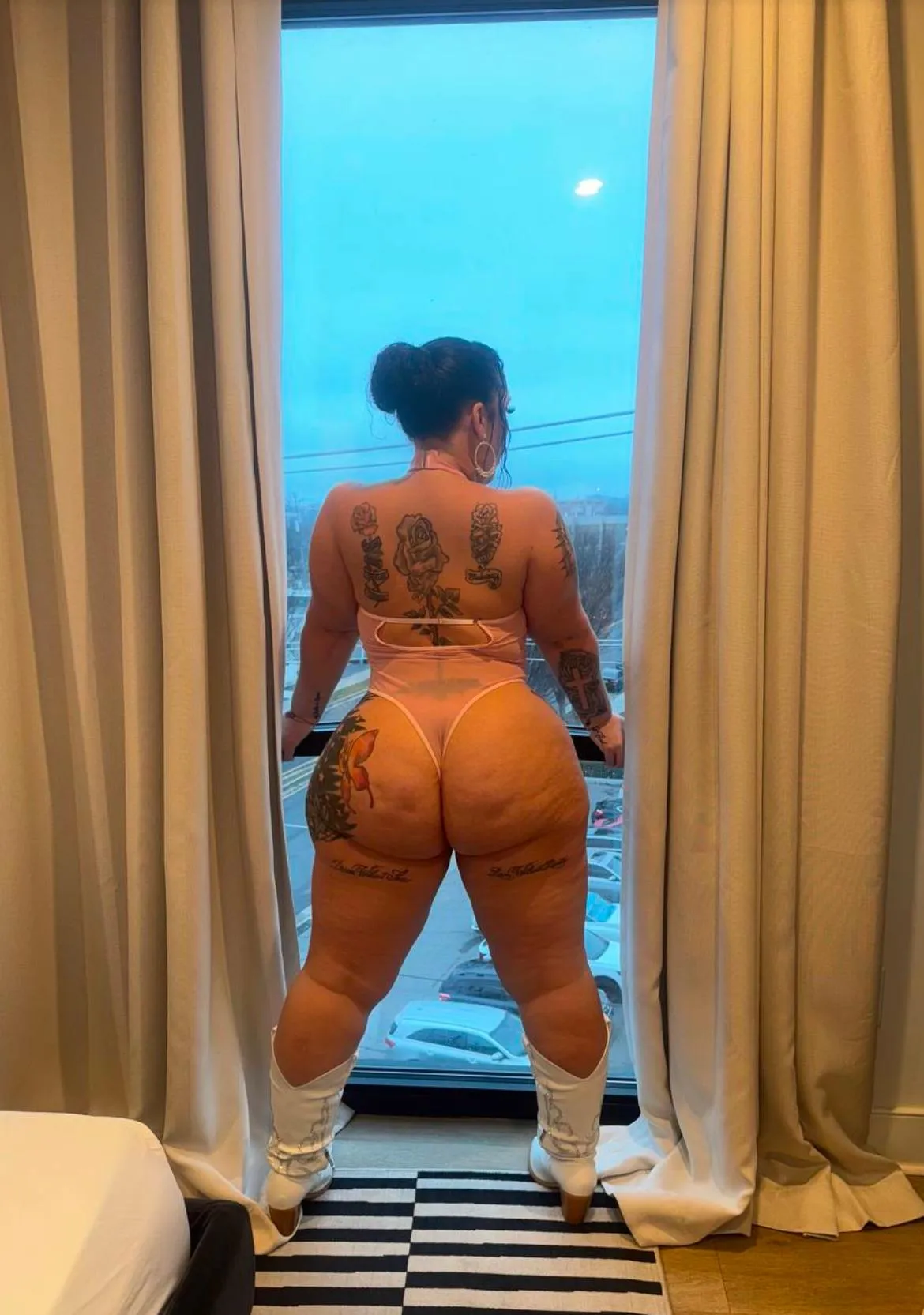 27 (f) Hey yo daddy I’m horny hit me up let’s ride.