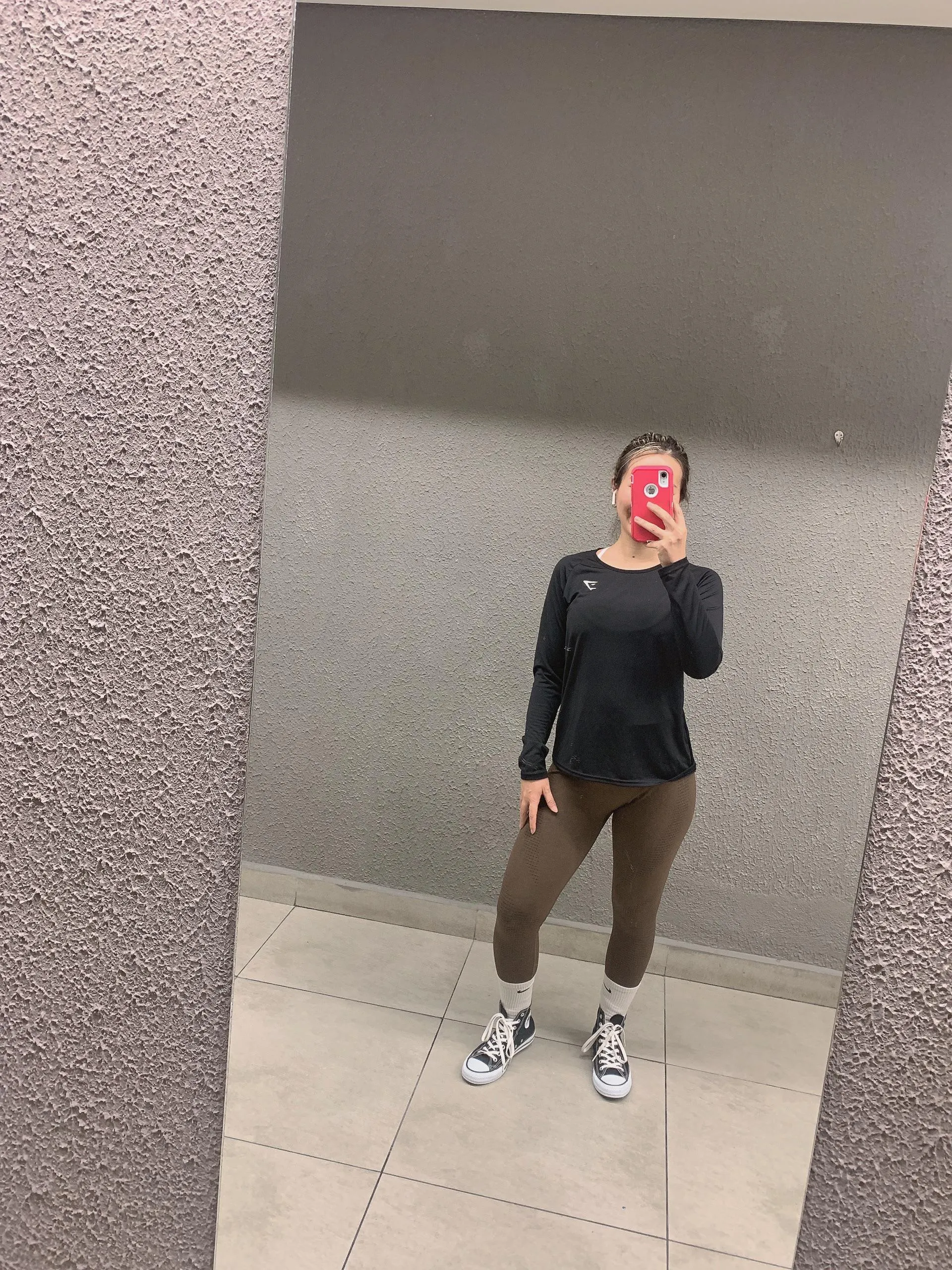 After my leg day at gym with my black chucks