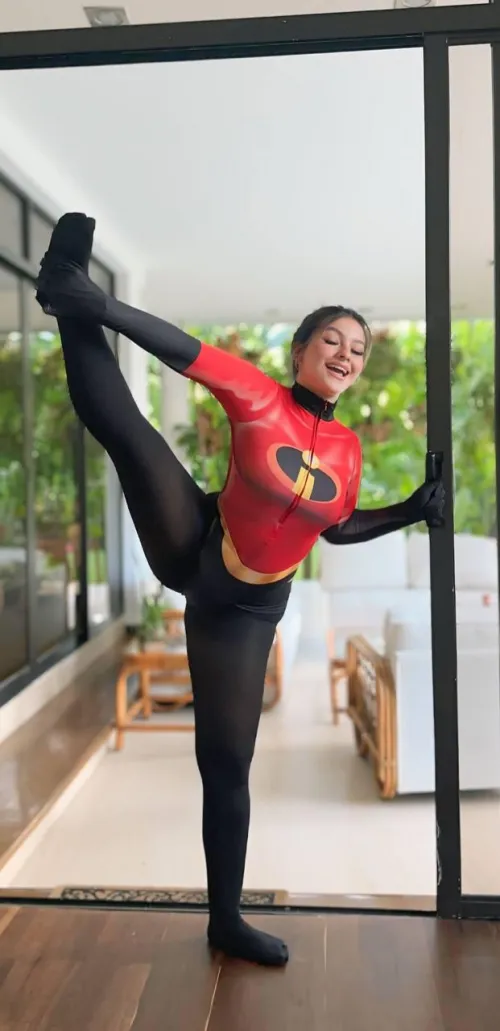 Elastigirl from The Incredibles from Isabella