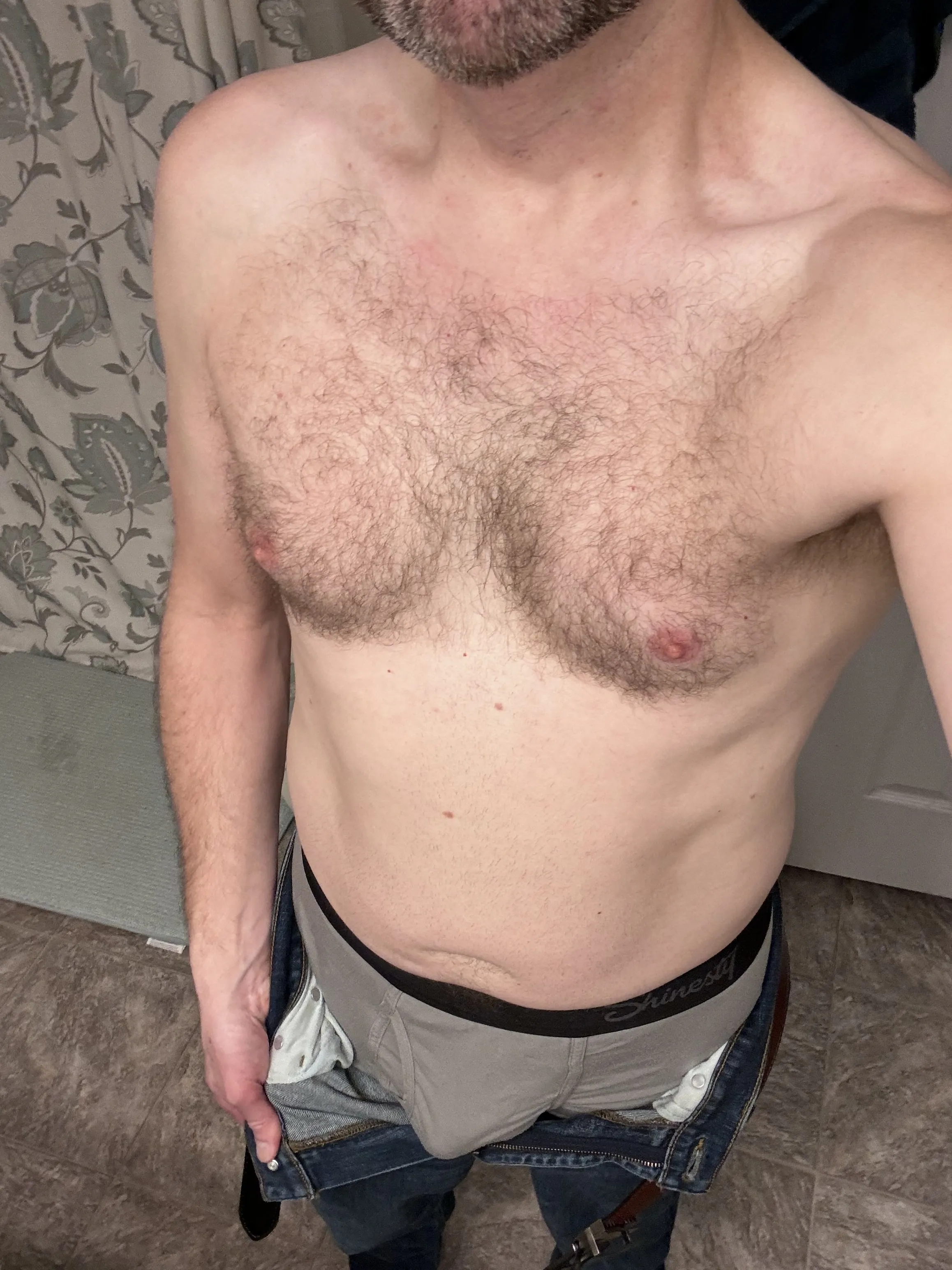 Fridays call for unzipped jeans