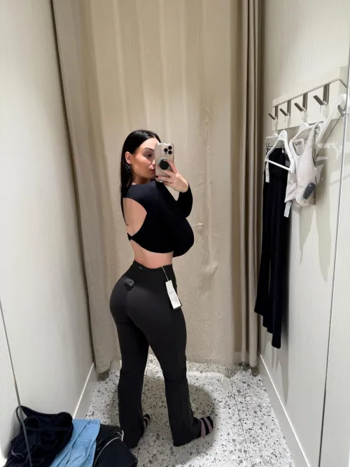 Hand me over something else to try on