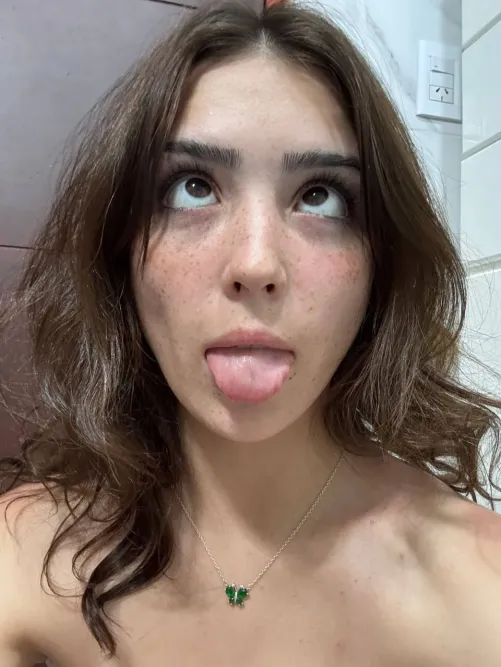 I never seen like a real dick in real life but do you think my face is looking good enough to make you cum so I can taste cummies for the first time, do you think your will fit in my mouth?