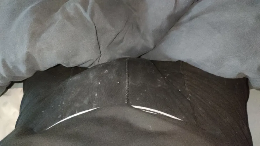 I put my cum rag an entire day at school and it was sooo amazing ( it's the first time for me )