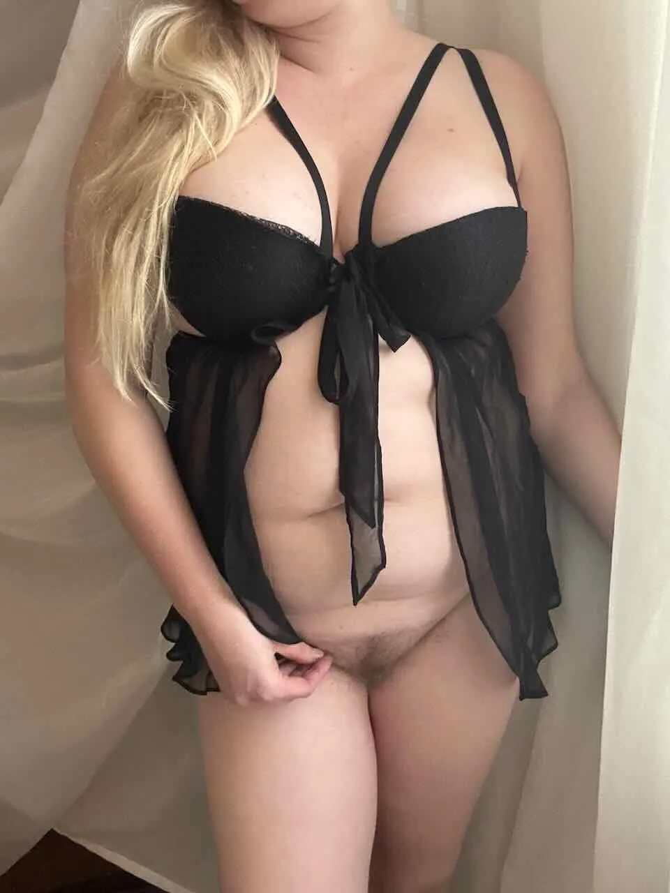 My pussy likes to play peekaboo. [hs]