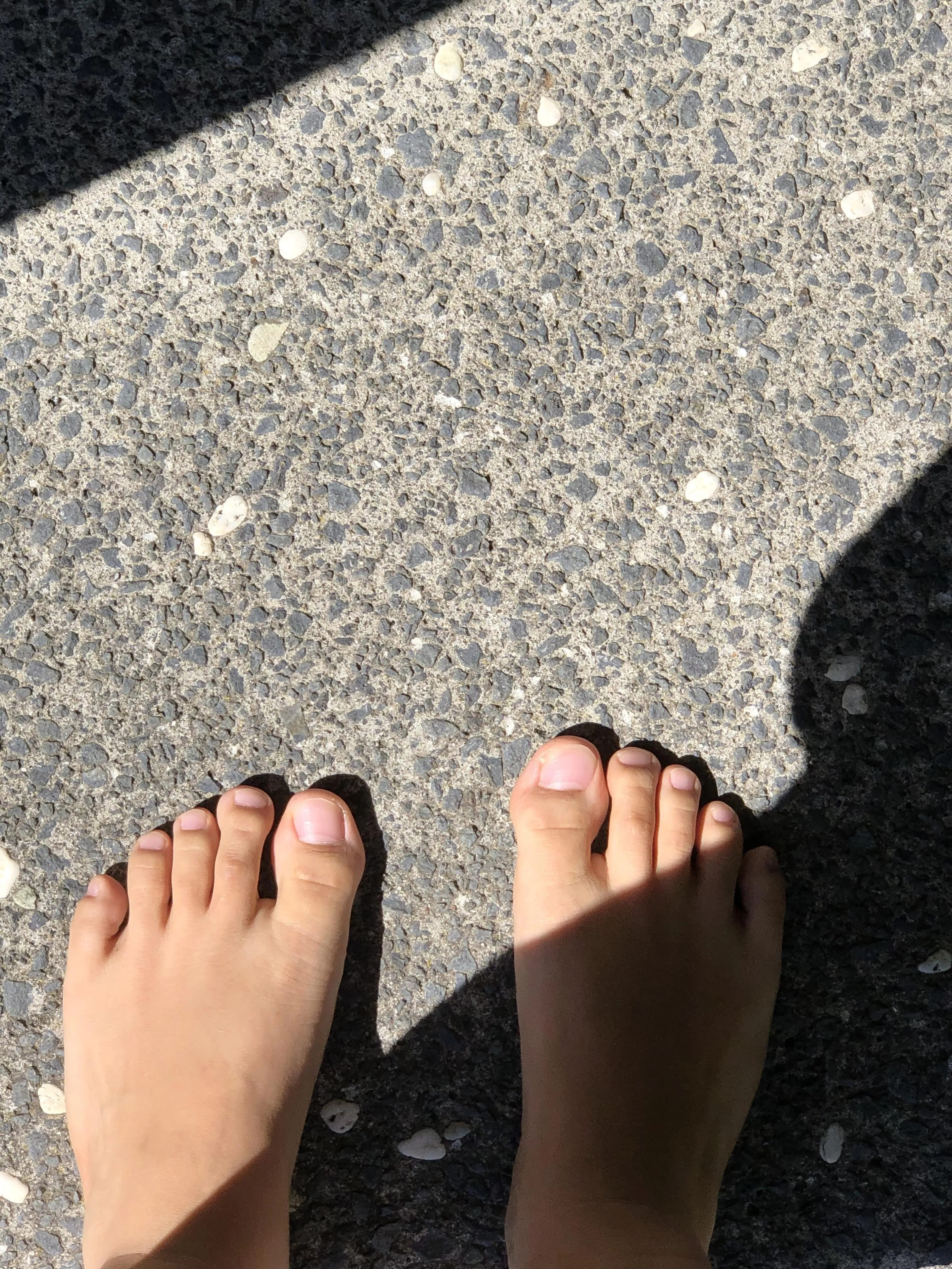 My small feet waiting